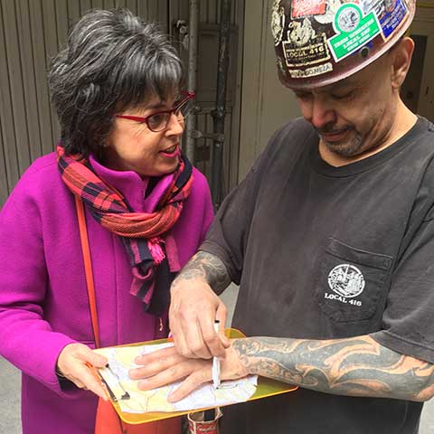 Meeting strangers and getting hand trace drawings in NYC